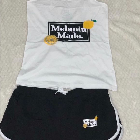 Short Set - Picture 5 of 8